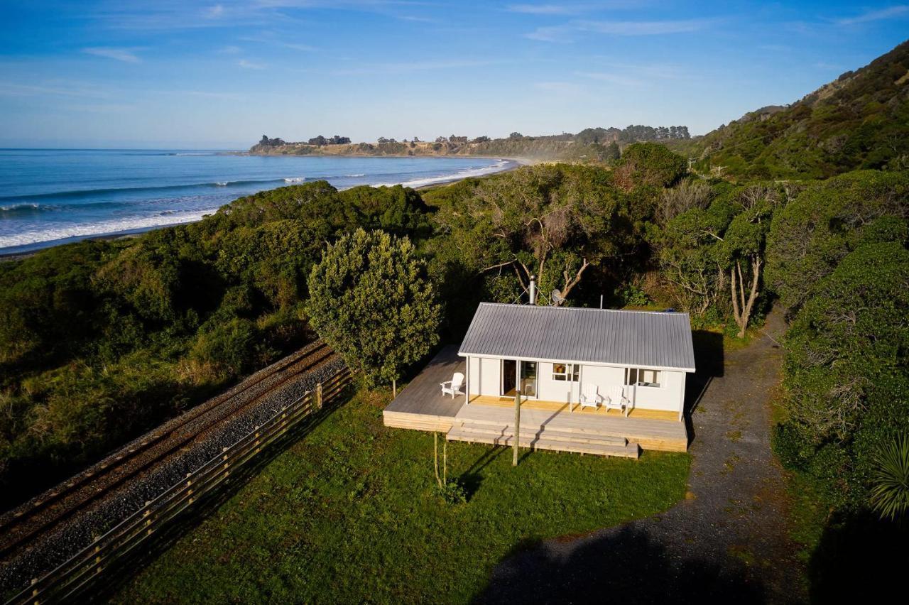 Beachfront Cottage Mangamaunu Kaikoura Bagian luar foto