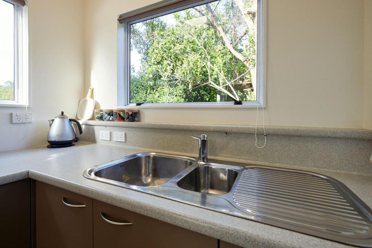 Beachfront Cottage Mangamaunu Kaikoura Bagian luar foto
